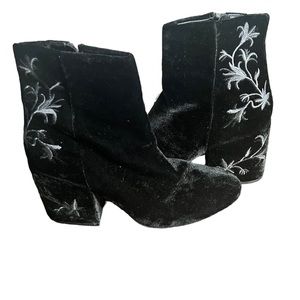 Kenneth Cole Renna Embroidered Black Velvet Boots